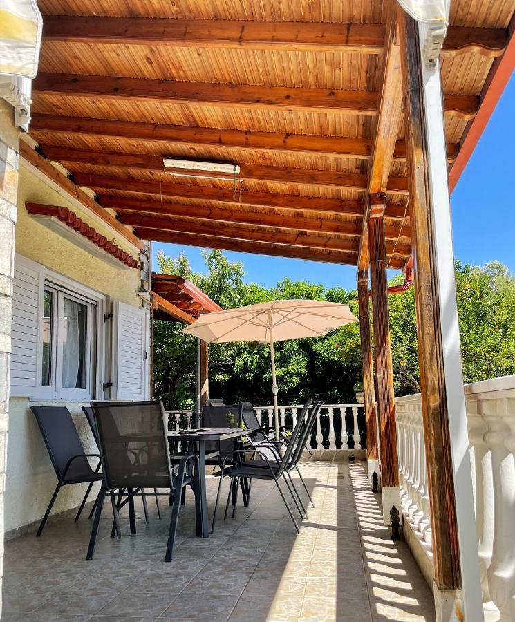 Casa Lia-Beach Front Villa Nea Kallikrateia Eksteriør bilde