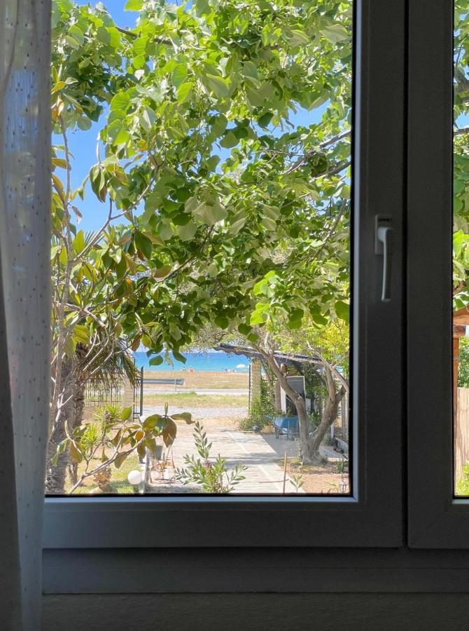 Casa Lia-Beach Front Villa Nea Kallikrateia Eksteriør bilde