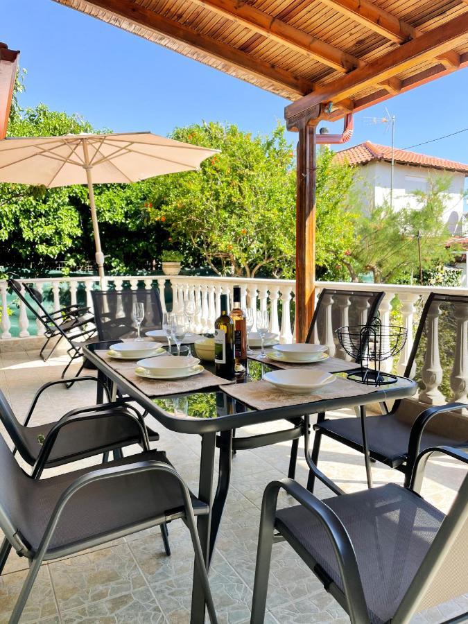 Casa Lia-Beach Front Villa Nea Kallikrateia Eksteriør bilde