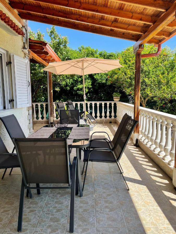 Casa Lia-Beach Front Villa Nea Kallikrateia Eksteriør bilde