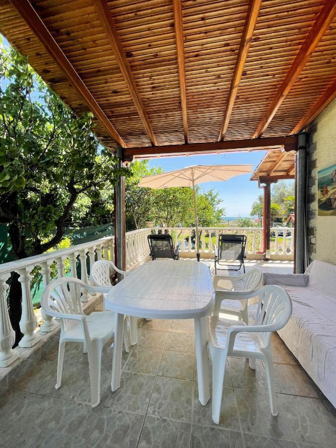 Casa Lia-Beach Front Villa Nea Kallikrateia Eksteriør bilde