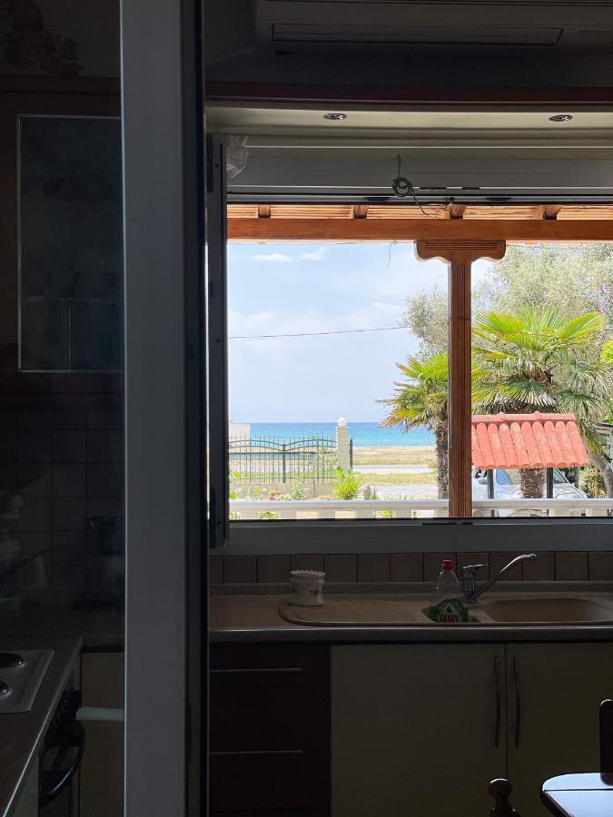 Casa Lia-Beach Front Villa Nea Kallikrateia Eksteriør bilde