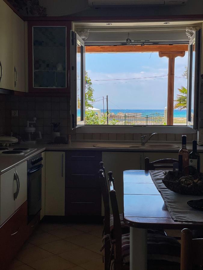 Casa Lia-Beach Front Villa Nea Kallikrateia Eksteriør bilde
