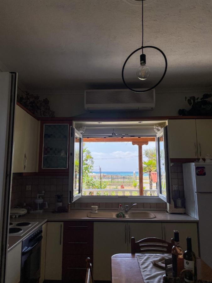 Casa Lia-Beach Front Villa Nea Kallikrateia Eksteriør bilde